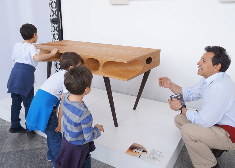 catable-by-hao-ruan_dezeen_ss8